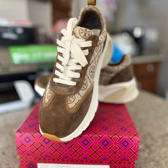 👟💗TORY BURCH 👟T MONOGRAM GOOD LUCK TRAINER Size 8 - Picture 4 of 14